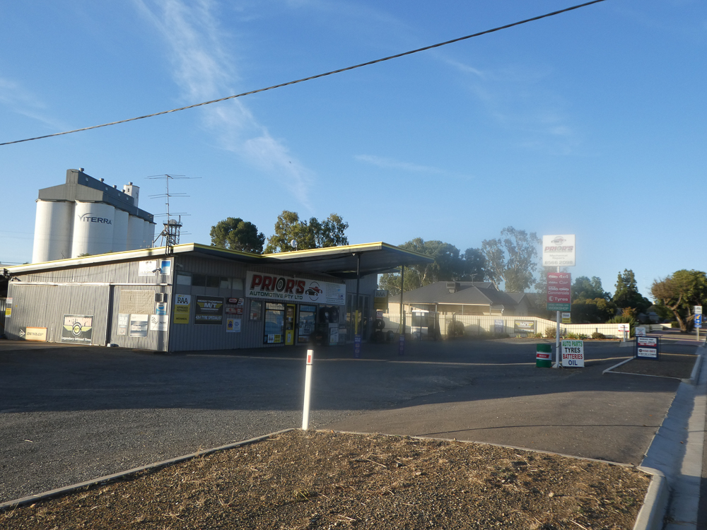 Kapunda (with a dirty thumbprint on the lens)